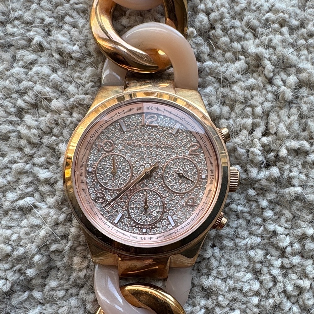 Elegant MICHAEL KORS Gold and Cream Women's Watch SIZE XS-S